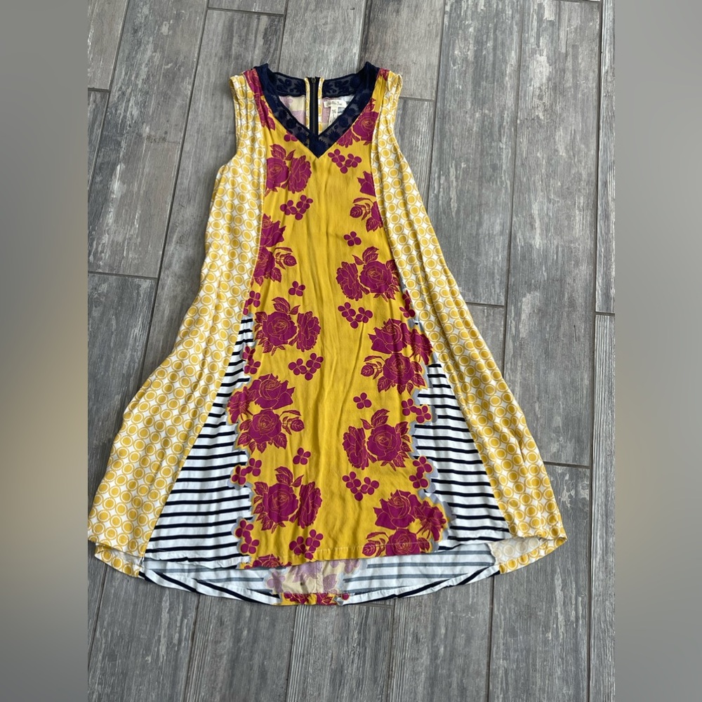Adorable Matilda Jane dress with pockets!